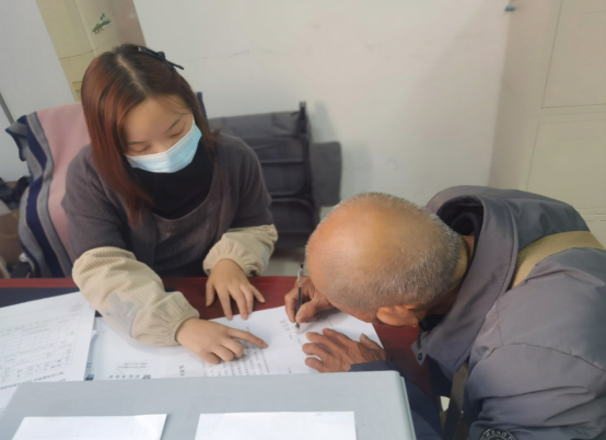 1731055156550512.png 中荊置業(yè)扎實(shí)推進(jìn)特困職工申報工作傳遞溫暖與關(guān)懷313.png